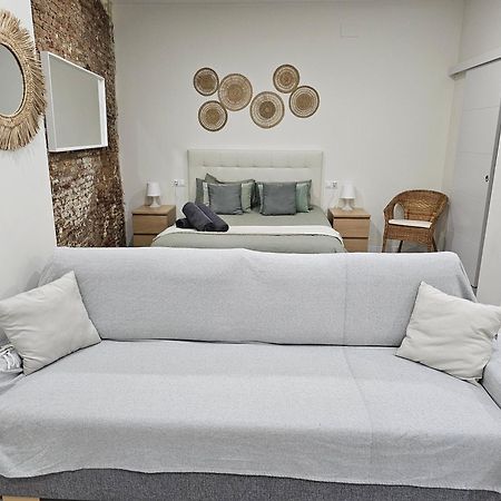Estudio Trinidad Centro Malaga 2 المظهر الخارجي الصورة