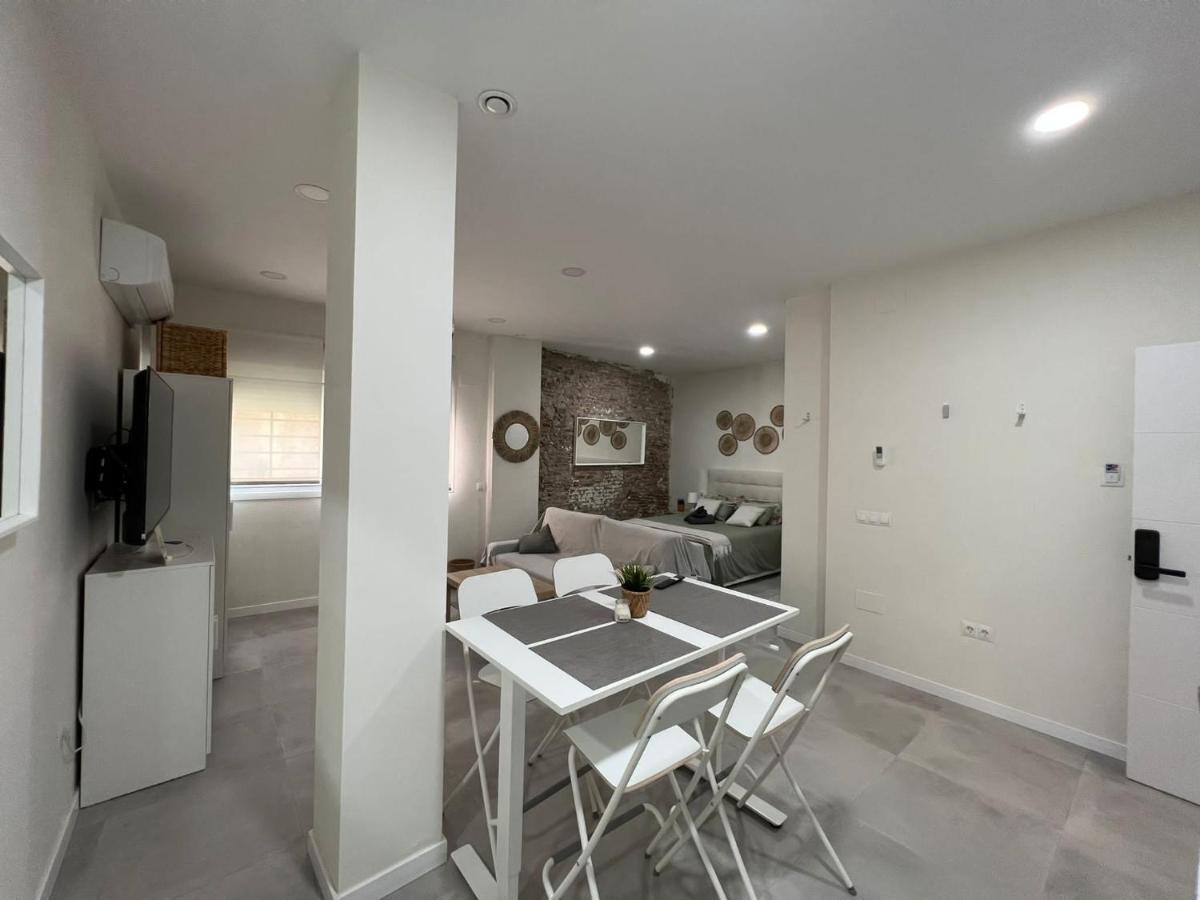 Estudio Trinidad Centro Malaga 2 المظهر الخارجي الصورة